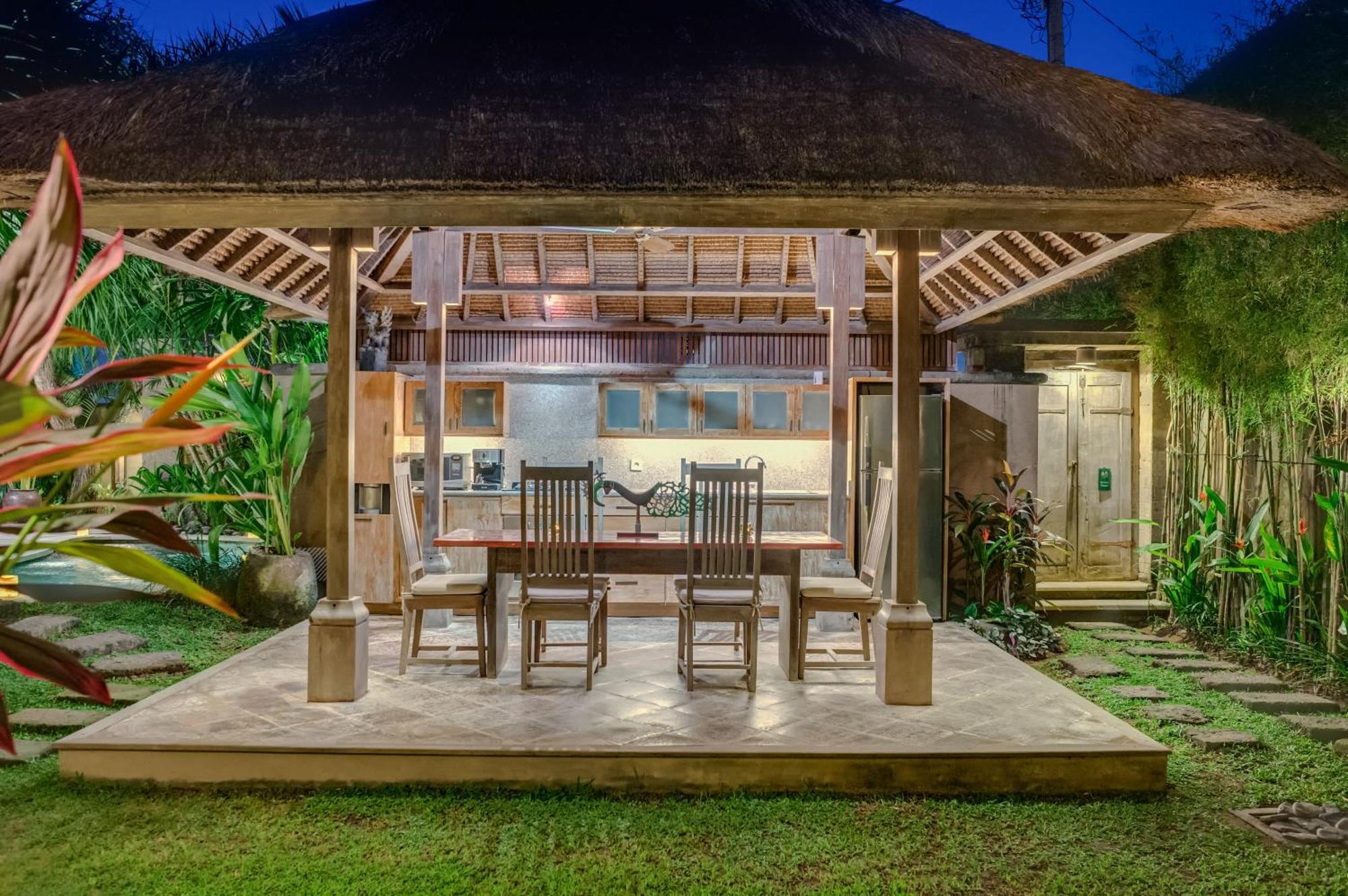 Villa Tirta Naga Bali Seminyak Extérieur photo